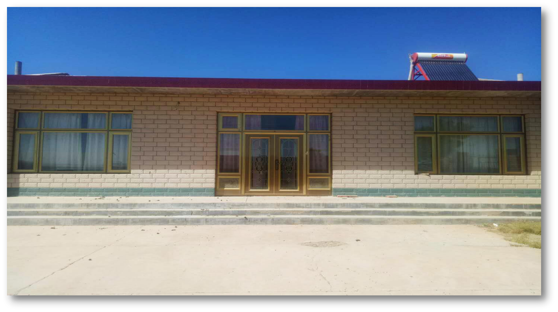 花马池镇已脱贫户孙清艳通过一系列扶贫措施的帮助,将原来的三间土房子拆了、盖了三间宽敞明亮的大房子(花马池镇红沟梁村).png 花马池镇已脱贫户孙清艳通过一系列扶贫措施的帮助,将原来的三间土房子拆了、盖了三间宽敞明亮的大房子(花马池镇红沟梁村).png